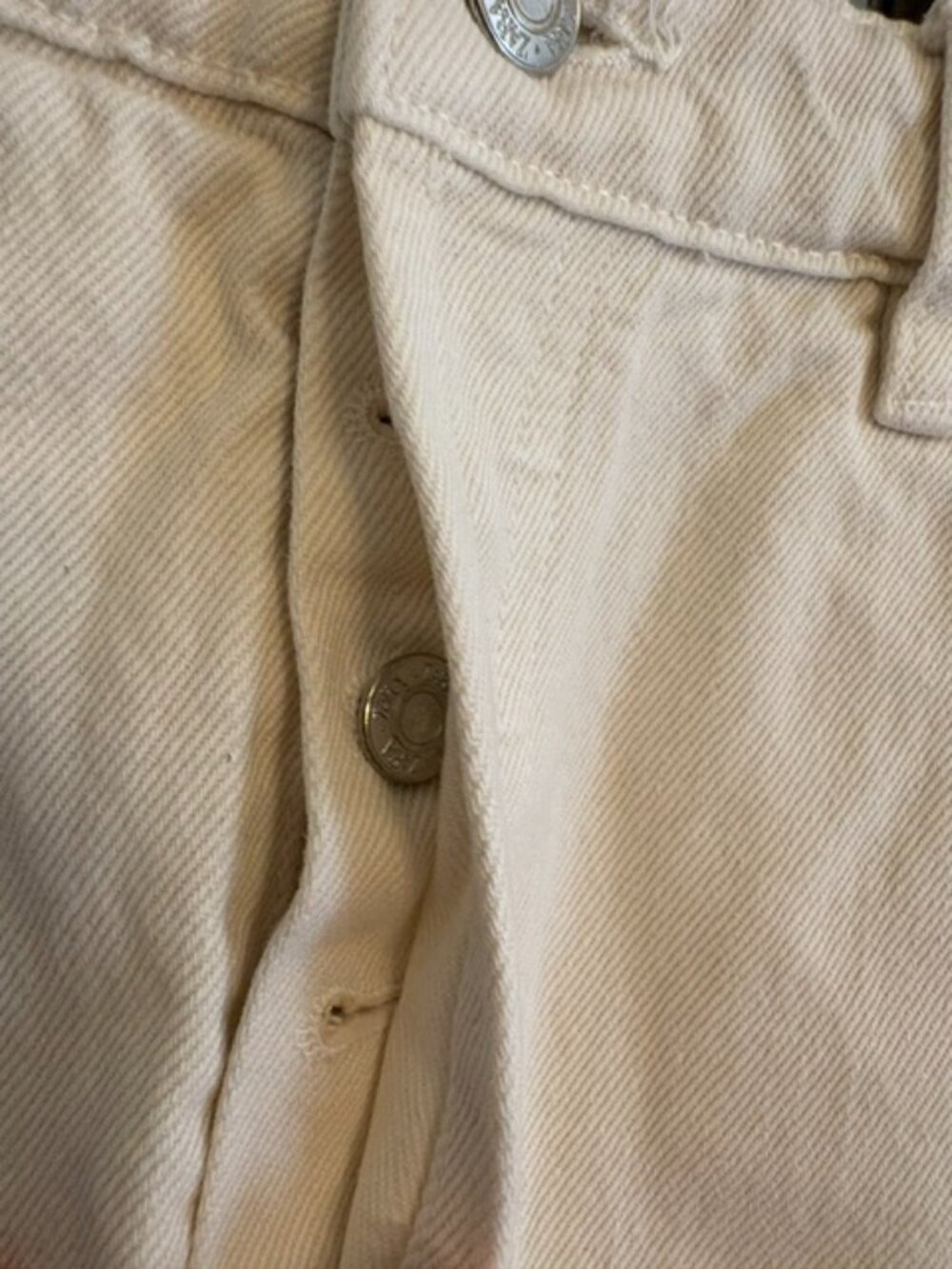 Zara Cream Denim Cut-Off Shorts, Size 6 - Picture 3 of 5